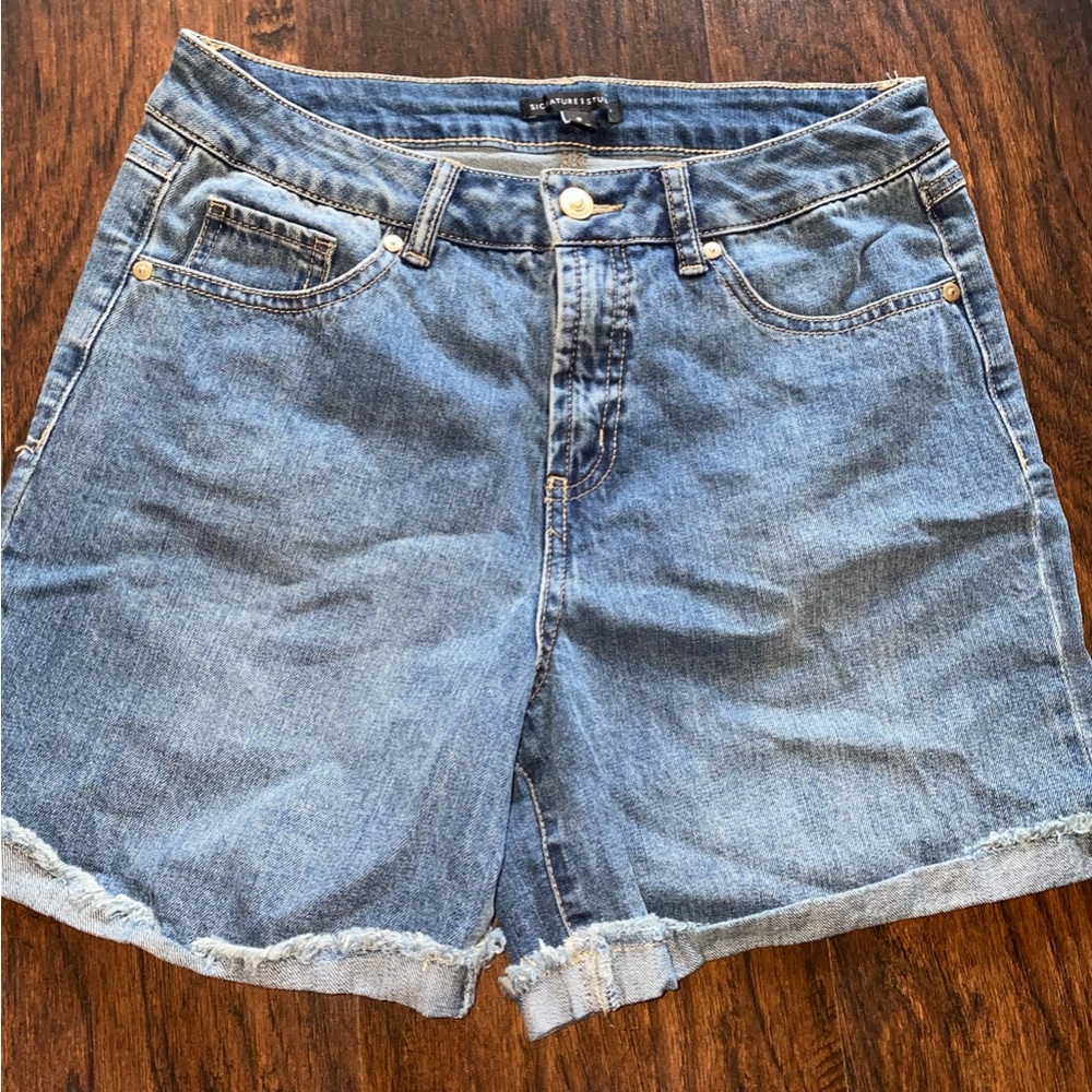 Women shorts